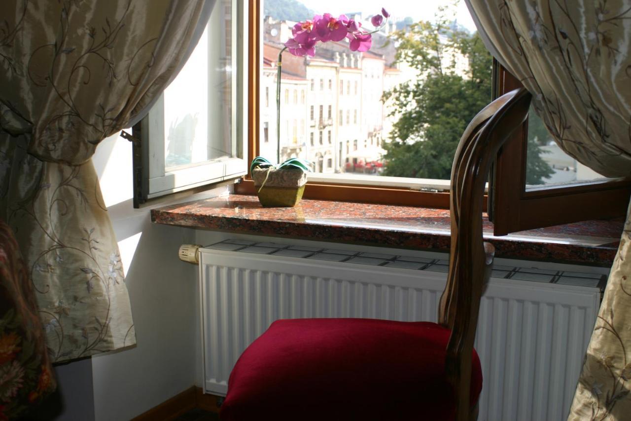 Apartment On Rynok Square Lviv Eksteriør billede
