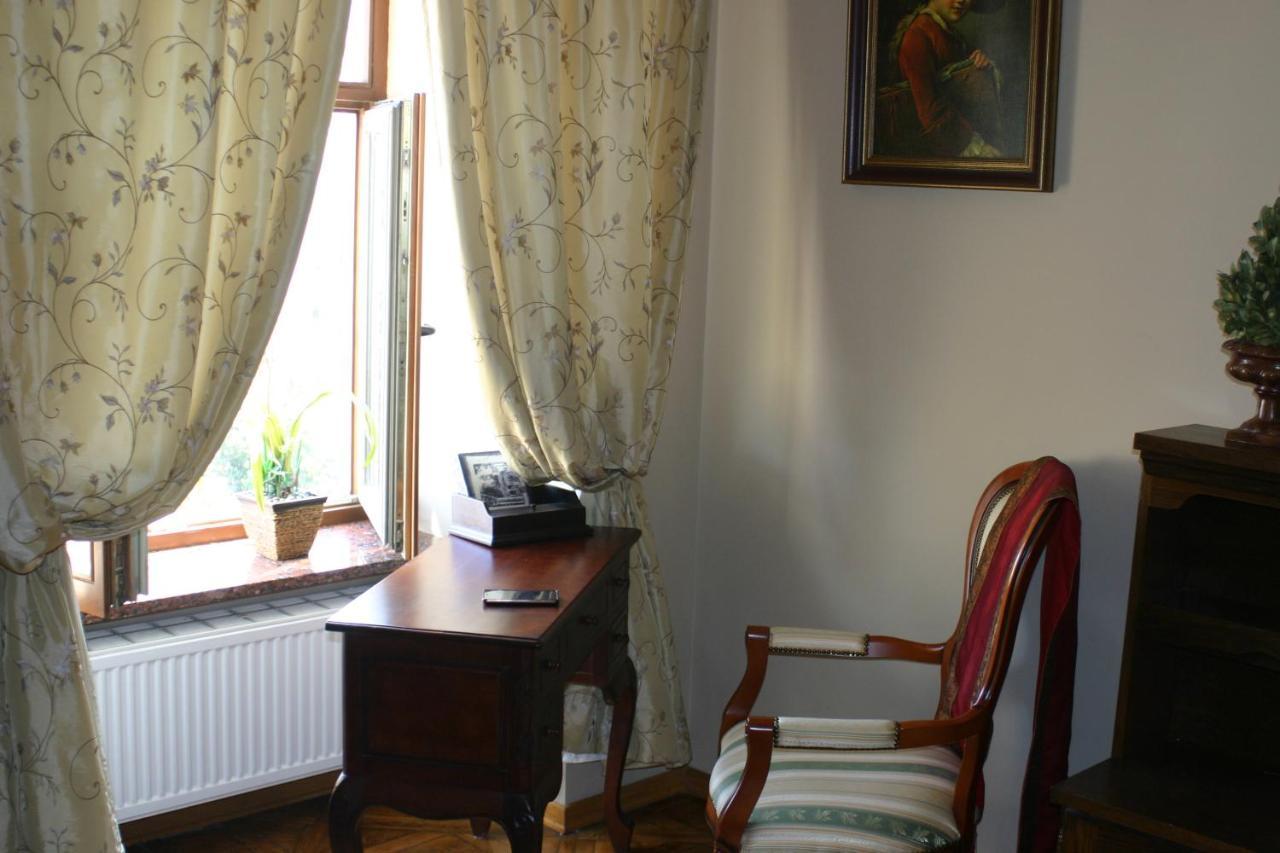 Apartment On Rynok Square Lviv Eksteriør billede
