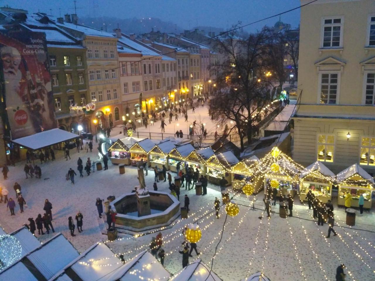 Apartment On Rynok Square Lviv Eksteriør billede