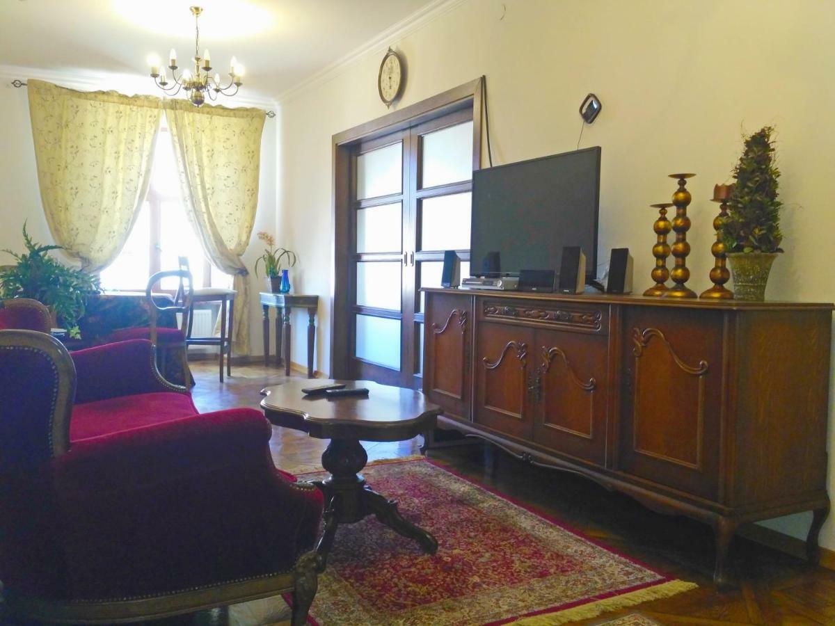 Apartment On Rynok Square Lviv Eksteriør billede
