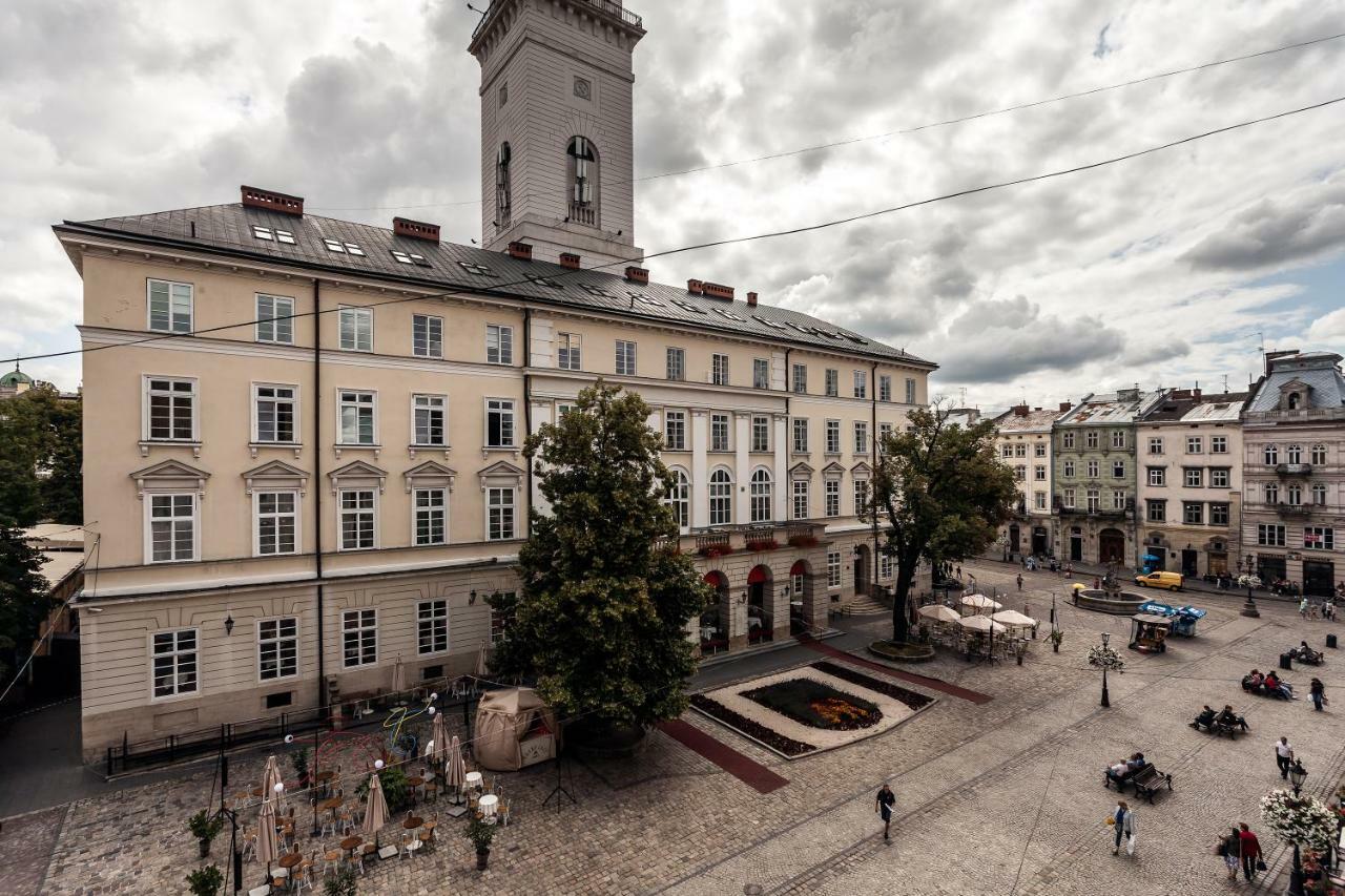 Apartment On Rynok Square Lviv Eksteriør billede