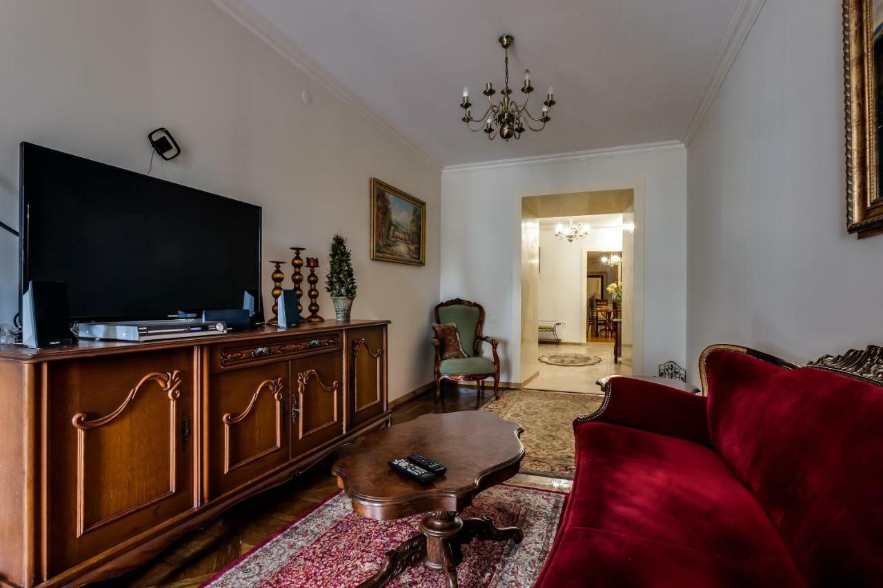 Apartment On Rynok Square Lviv Eksteriør billede