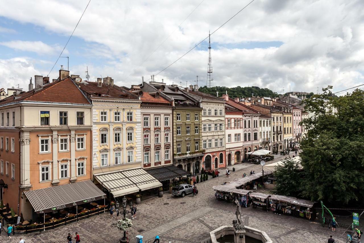 Apartment On Rynok Square Lviv Eksteriør billede