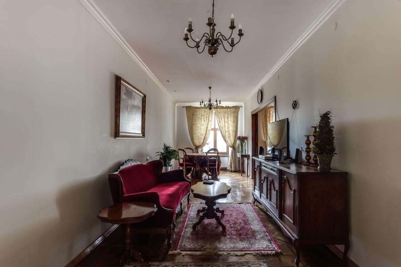 Apartment On Rynok Square Lviv Eksteriør billede